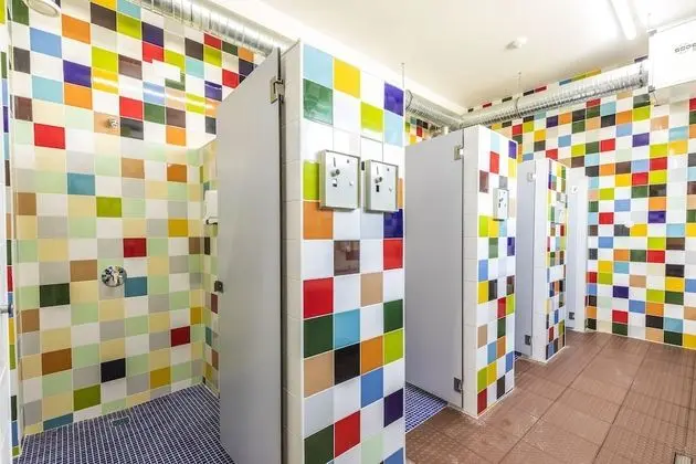 Ortak Ranzalı Oda, Karma Ranzalı Oda (1 Bed in a 12-Bed Dorm)
