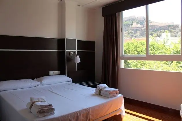 Basic Tek Büyük veya İki Ayrı Yataklı Oda