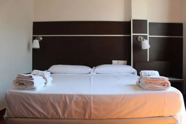 Basic Tek Büyük veya İki Ayrı Yataklı Oda