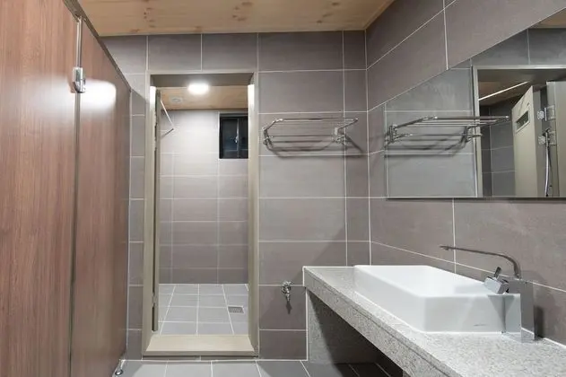Ortak Ranzalı Oda, Sadece erkekler için (4 persons)