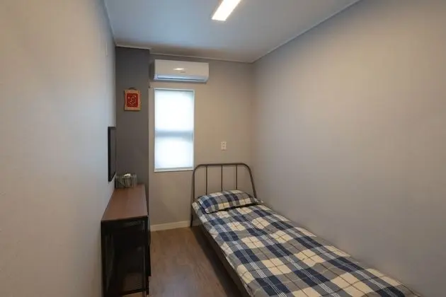 Tek Kişilik Oda, Ortak Banyo