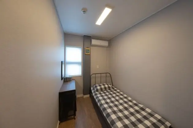 Tek Kişilik Oda, Ortak Banyo