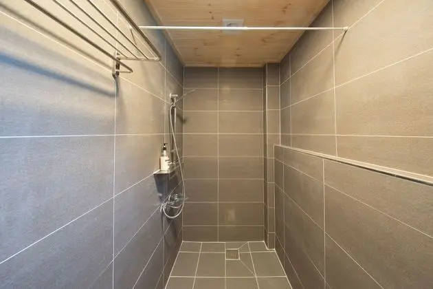 Tek Kişilik Oda, Ortak Banyo