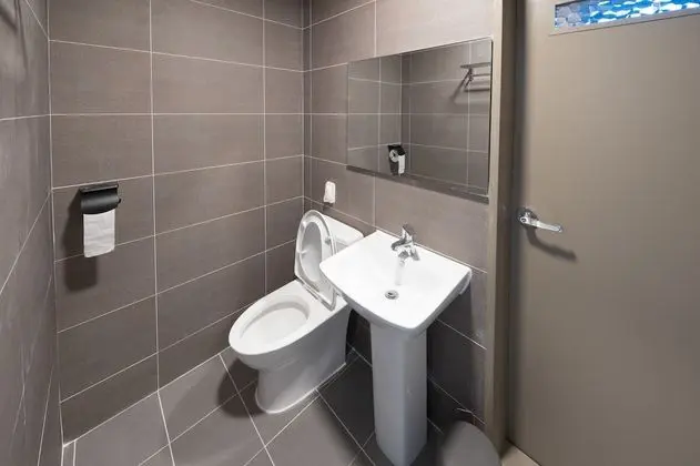 Tek Kişilik Oda, Ortak Banyo
