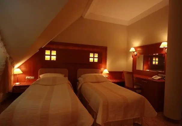 Comfort Tek Büyük veya İki Ayrı Yataklı Oda