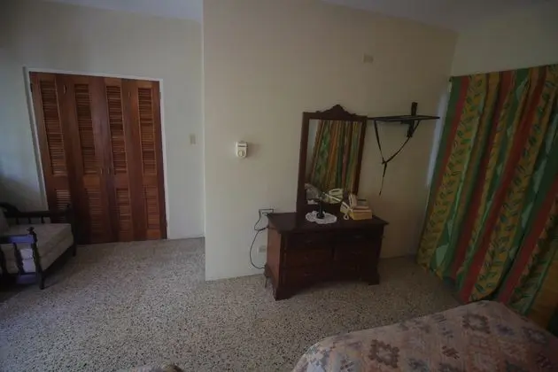 Basic Büyük Yataklı Tek Kişilik Oda, Birden Çok Yatak, Kısmi Deniz Manzarası