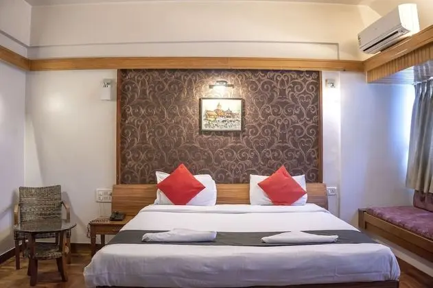 Deluxe AC Room
