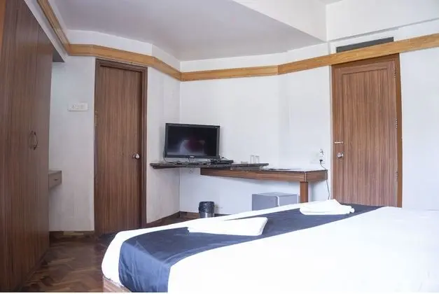 Deluxe AC Room