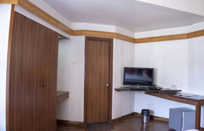 Deluxe AC Room