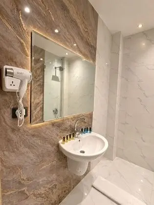 Deluxe Üç Kişilik Oda