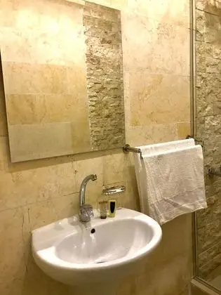 Tek Büyük veya İki Ayrı Yataklı Oda
