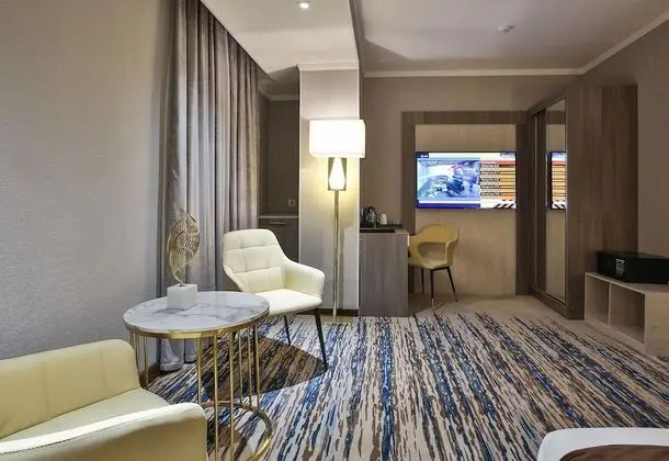 Deluxe Tek Büyük Yataklı Oda