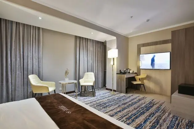 Deluxe Tek Büyük Yataklı Oda