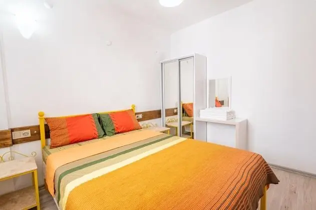 Aile Suiti, Bahçe Manzaralı