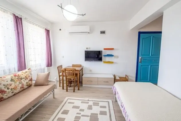 Aile Suiti, Bahçe Manzaralı