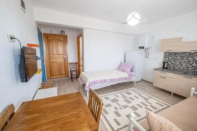 Aile Suiti, Bahçe Manzaralı