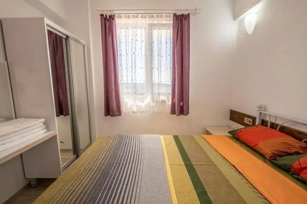 Aile Suiti, Kısmi Deniz Manzaralı