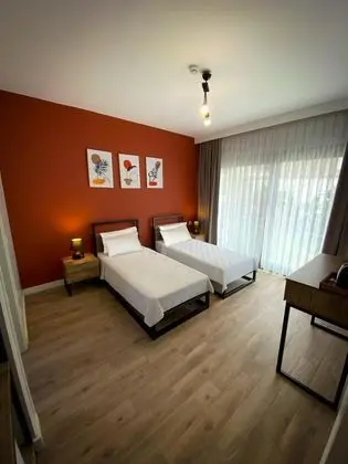 Standart Oda - İki Ayrı Yataklı, Kısmi Deniz Manzaralı, Fransız Balkonlu
