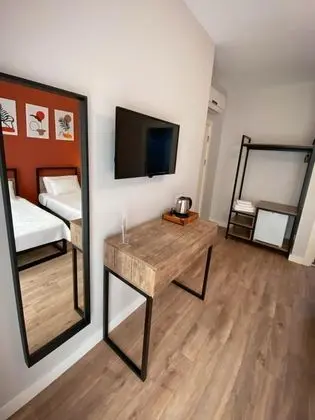 Standart Oda - İki Ayrı Yataklı, Kısmi Deniz Manzaralı, Fransız Balkonlu