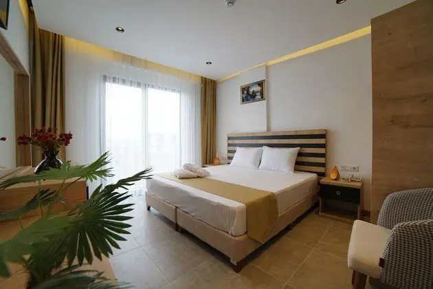 Standard Double or Twin Room, Pool Access, Mountain View