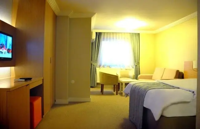 Twin Bed Room