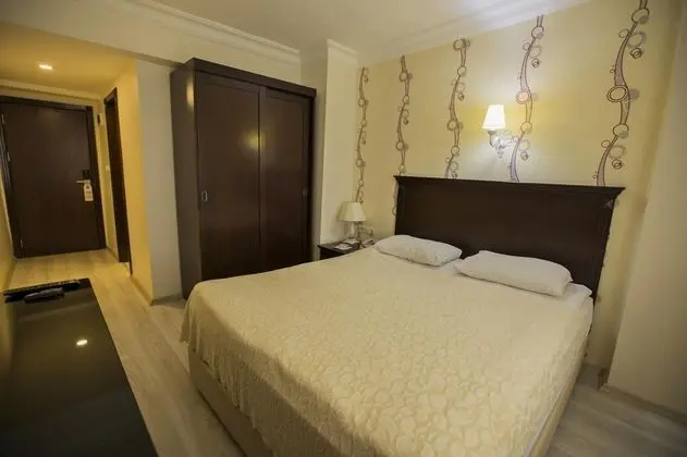 Çift Kişilik, Şehir Manzaralı