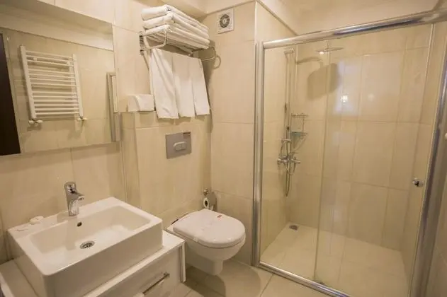 Twin, Şehir Manzaralı