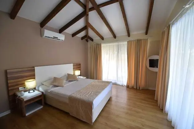 Deluxe Bungalow