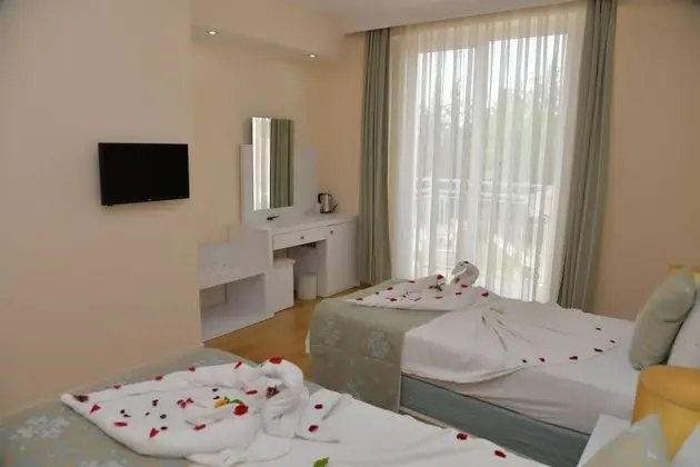Standard Tek Büyük veya İki Ayrı Yataklı Oda