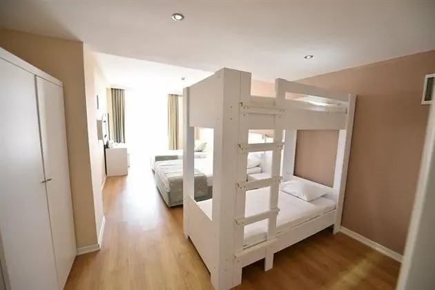 Standart Aile Odası