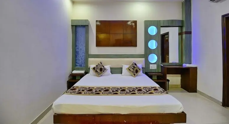 Deluxe Tek Büyük Yataklı Oda, 1 Büyük (Queen) Boy Yatak, Sigara İçilebilir, Şehir Manzaralı