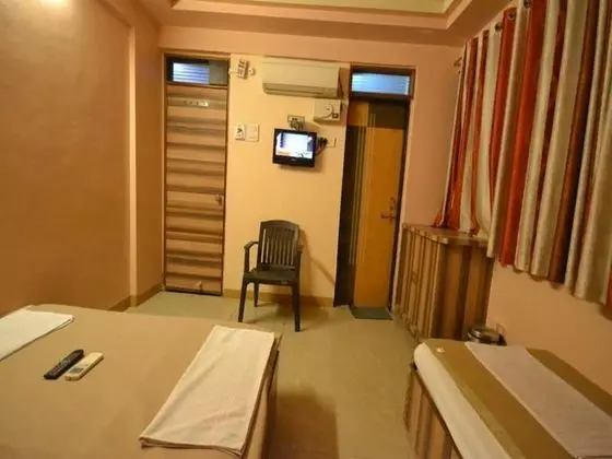 Üç Kişilik Oda