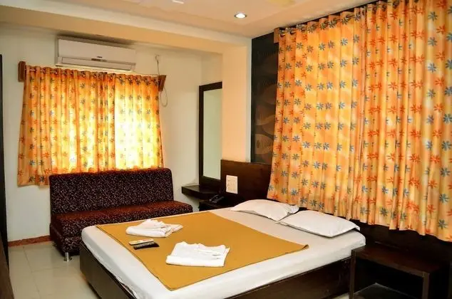 Deluxe Tek Büyük Yataklı Oda (A/C)