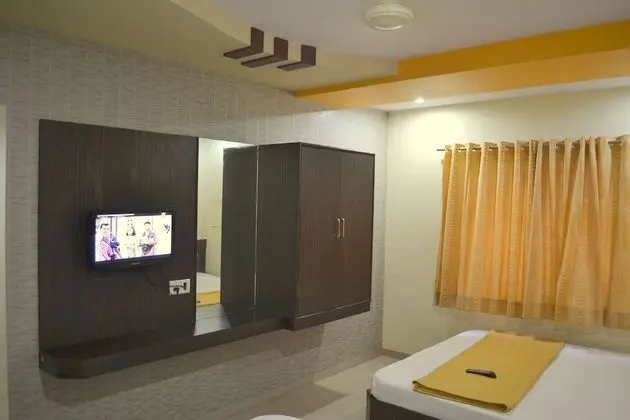Deluxe Tek Büyük Yataklı Oda (A/C)
