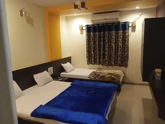 Deluxe Üç Kişilik Oda (A/C)