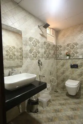 Business Tek Büyük Yataklı Oda, 1 Büyük (Queen) Boy Yatak, Engellilere Uygun, Şehir Manzaralı
