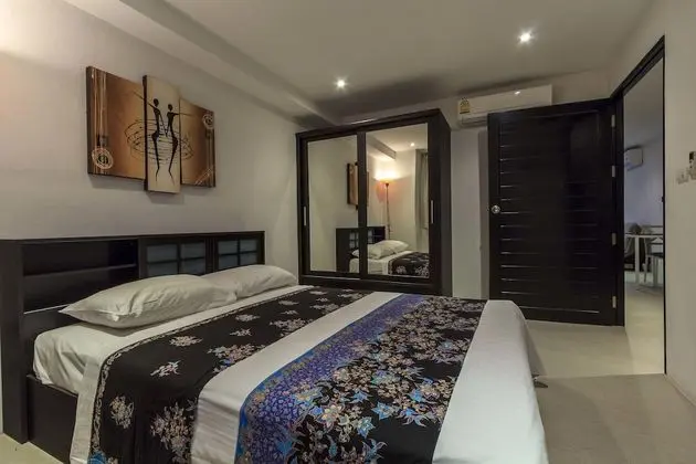 Apart Daire, 1 Büyük (Queen) Boy Yatak ve Çekyat, Balkon, Havuz Manzaralı