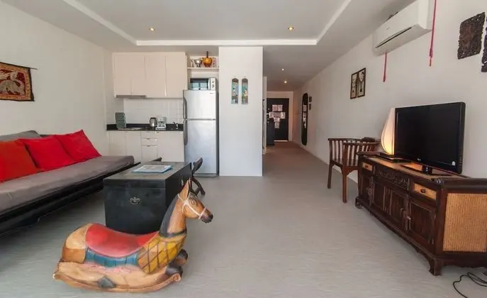 Apart Daire, 1 Büyük (Queen) Boy Yatak ve Çekyat, Balkon, Havuz Manzaralı
