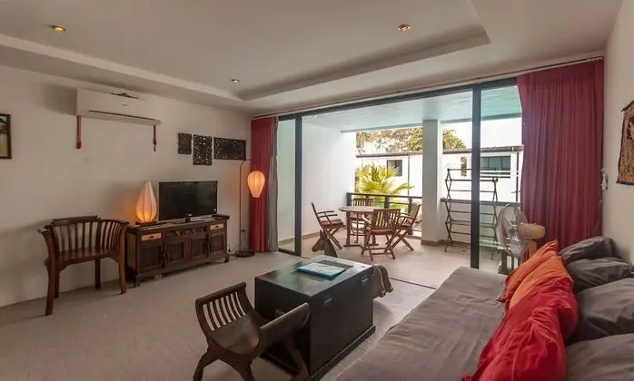 Apart Daire, 1 Büyük (Queen) Boy Yatak ve Çekyat, Balkon, Havuz Manzaralı