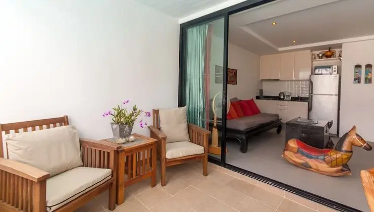 Apart Daire, 1 Büyük (Queen) Boy Yatak ve Çekyat, Balkon, Havuz Manzaralı