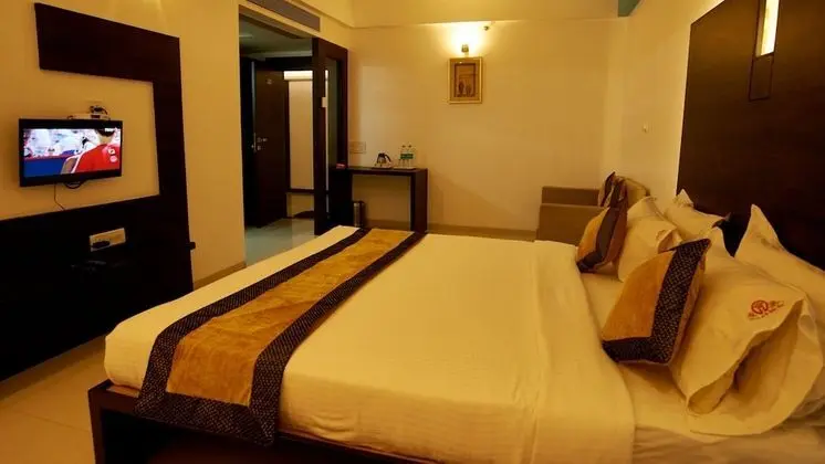 Deluxe Tek Büyük Yataklı Oda (AC)