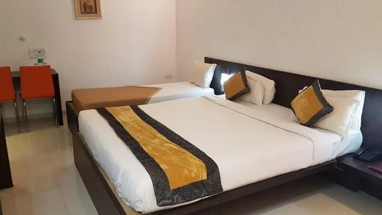 Deluxe Üç Kişilik Oda (AC)