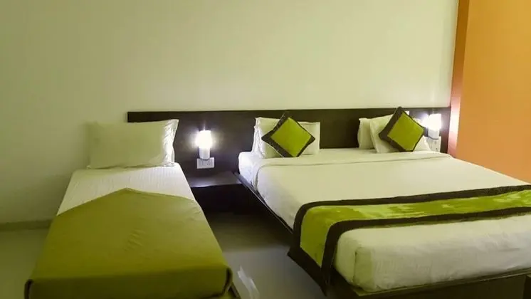 Deluxe Üç Kişilik Oda (AC)
