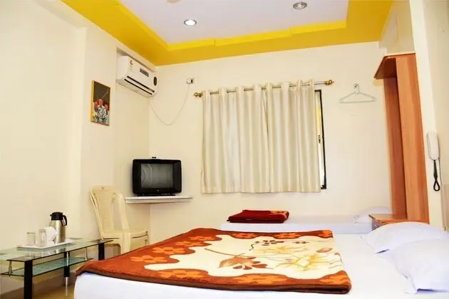 Deluxe Üç Kişilik Oda (AC)
