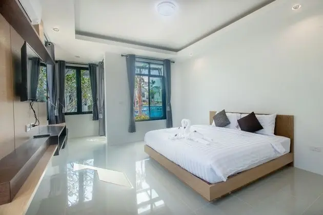 Deluxe Double Room , Pool View