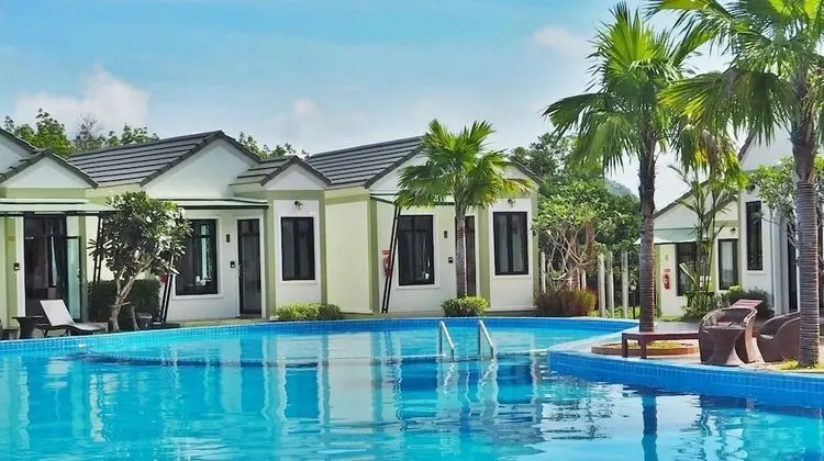 Deluxe Double Room , Pool View