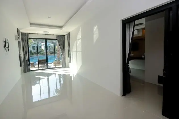 2 Bedrooms Villa