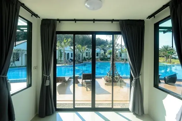 2 Bedrooms Villa