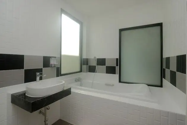 2 Bedrooms Villa