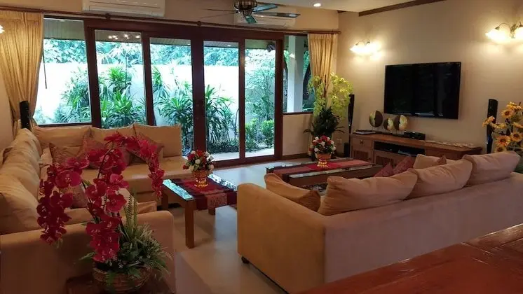 Whole villa using all 3 bedrooms for 6 Adults